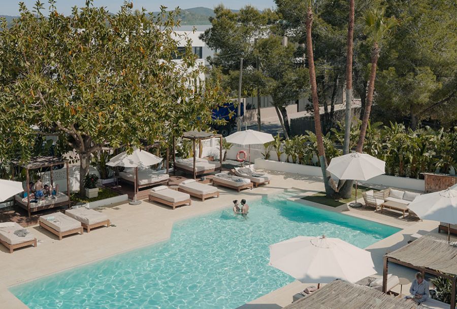 Summer has kicked off at Las Mimosas: we're open!